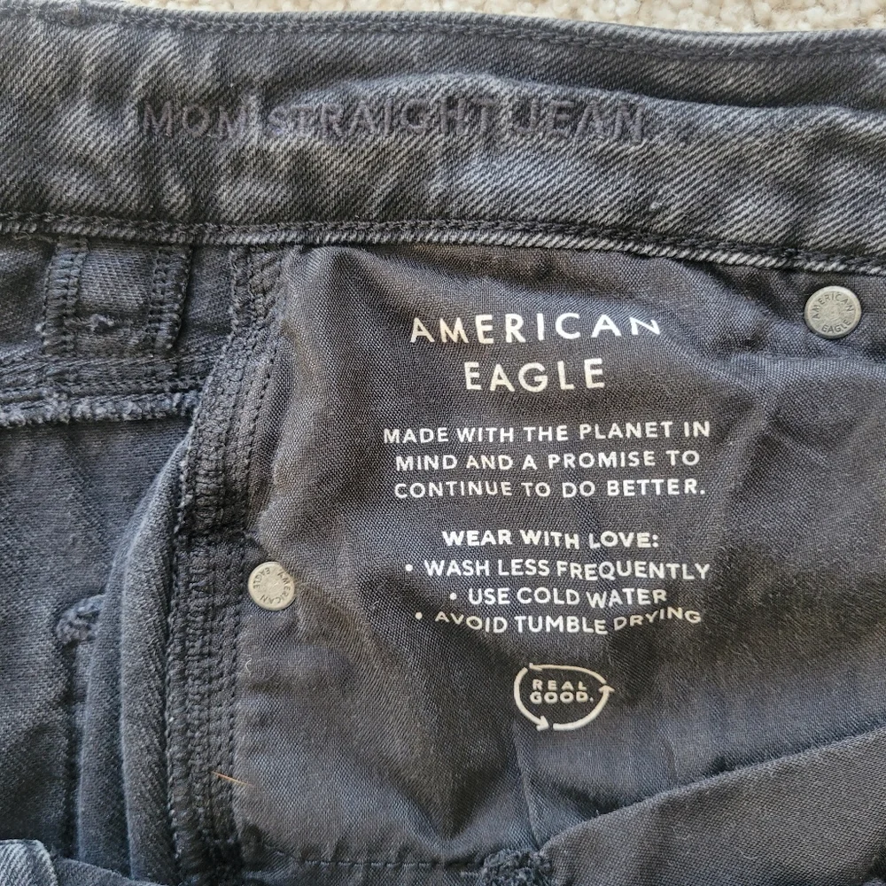 American Eagle Womens Ripped Mom Straight Jean Faded Black High Waisted  Size 4 - Picture 10 of 11